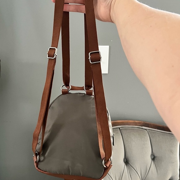 The Sak mini backpack or crossbody olive green - Picture 3 of 12